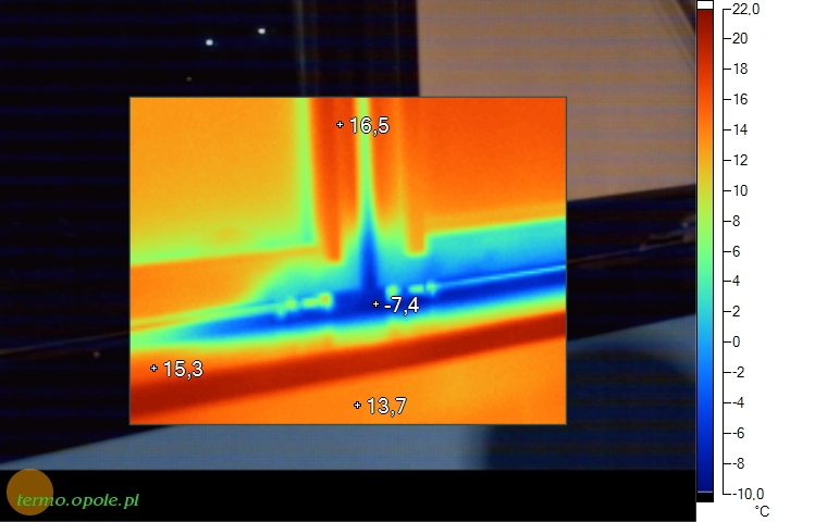 termowizja008.jpg - Nieszczelne okno.